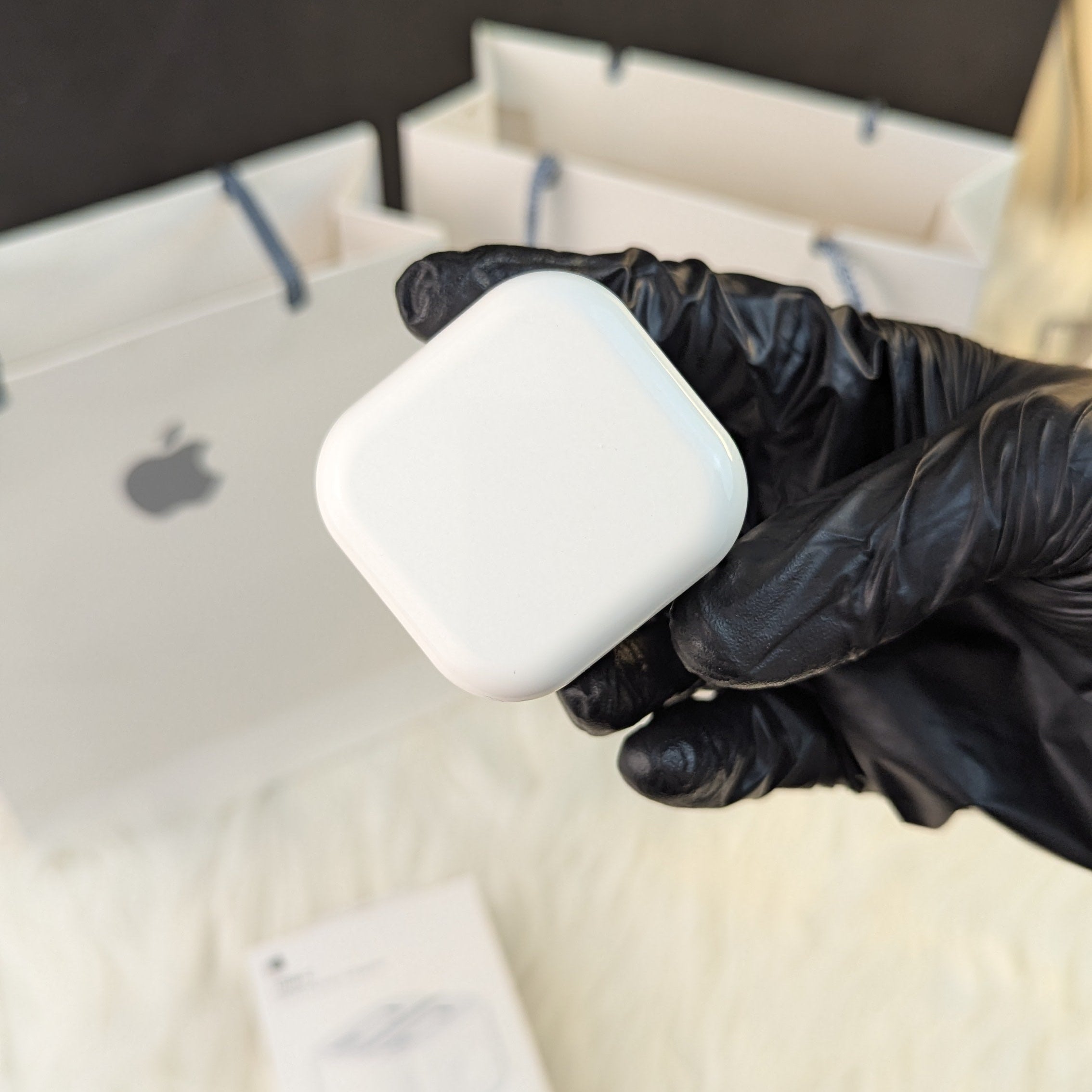 Apple 20W USB-C Power Adapter NFC Compatible