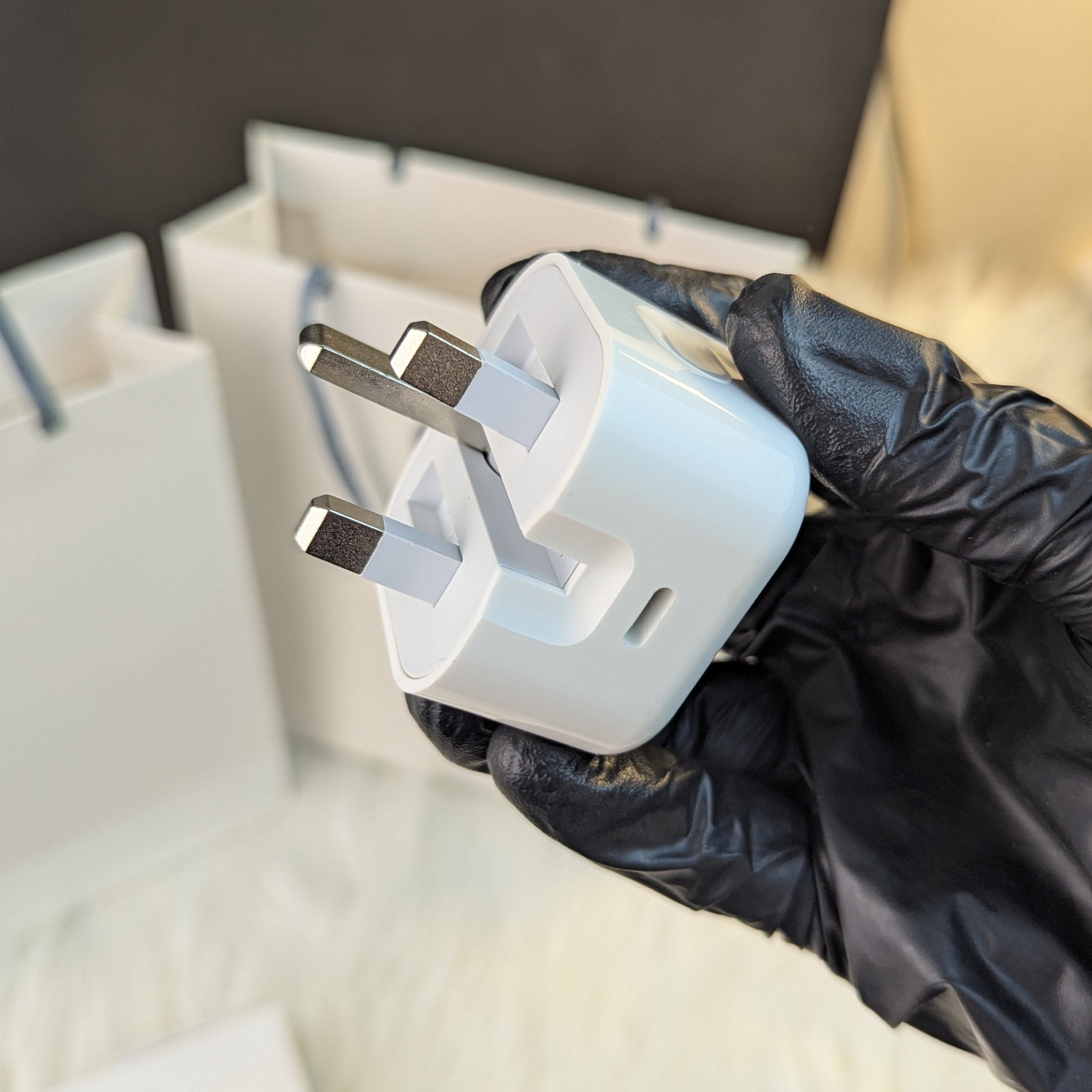 Apple 20W USB-C Power Adapter NFC Compatible