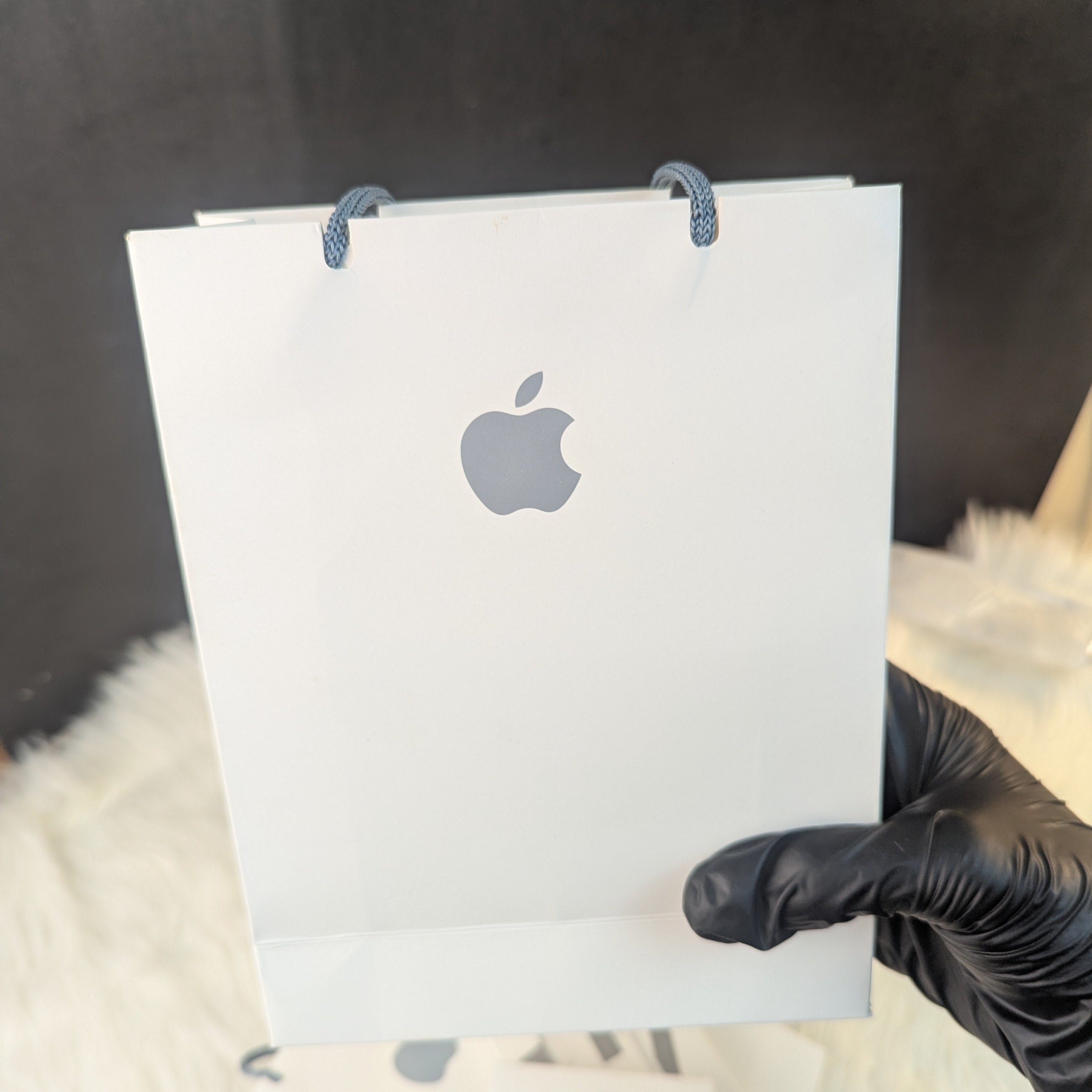Apple 20W USB-C Power Adapter NFC Compatible